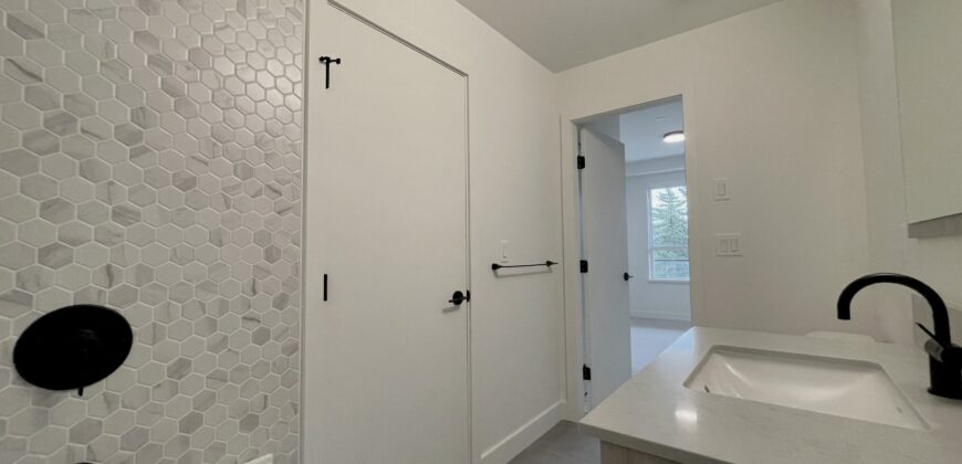 SURREY – 1 BED 1 BATH CONDO AVAILABLE!