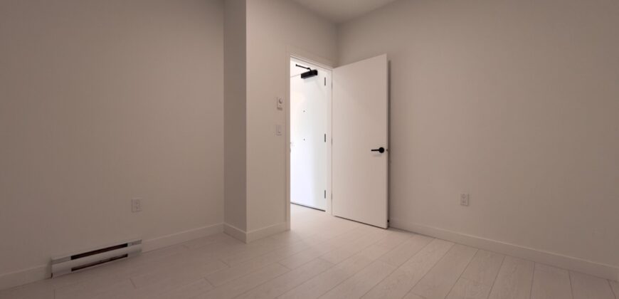 SURREY – 2 BED 2 BATH CONDO AVAILABLE!