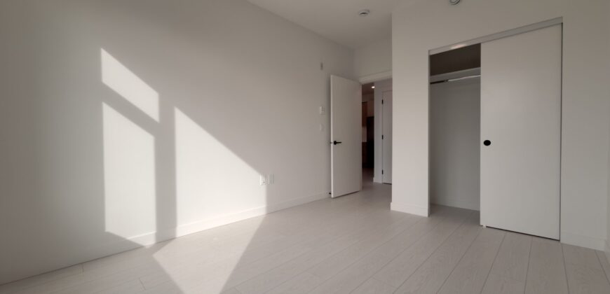SURREY – 2 BED 2 BATH CONDO AVAILABLE!
