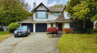 Surrey – 3 BEDROOM, 2 BATHROOM UPPER LEVEL HOME AVAILABLE