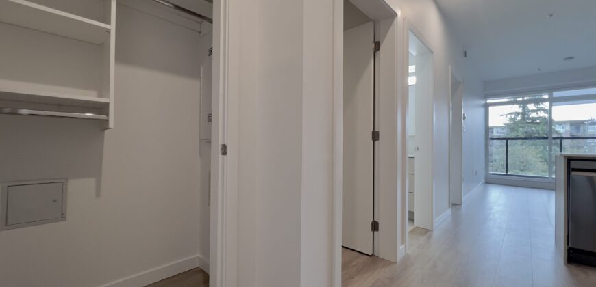 SURREY CENTRAL – 1 BEDROOM, 1 BATHROOM & 1 DEN CONDO AVAILABLE JANUARY!