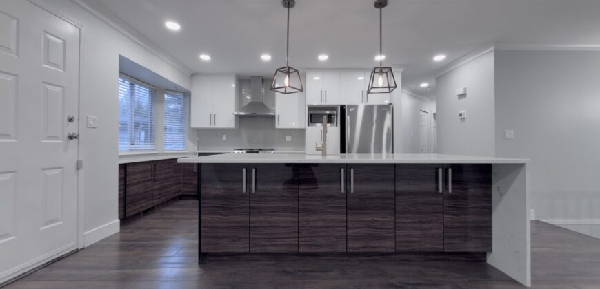 Surrey – 3 BEDROOM, 2 BATHROOM UPPER LEVEL HOME AVAILABLE