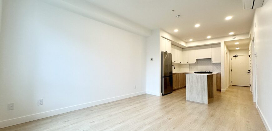 BRAND NEW 1 BED 1 BATH + DEN + SOLARIUM – 4th Floor