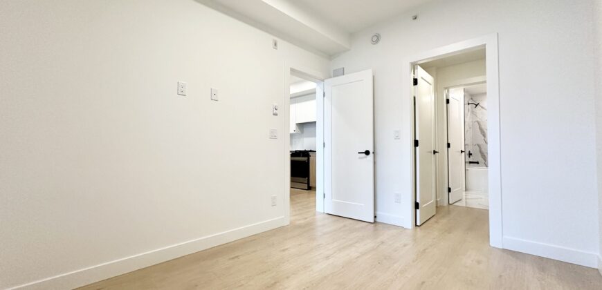 BRAND NEW 1 BED 1 BATH + DEN + SOLARIUM – 4th Floor