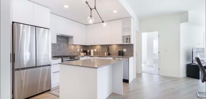 2 BED 2 BATH + DEN CONDO – WILLOUGHBY TOWN CENTRE