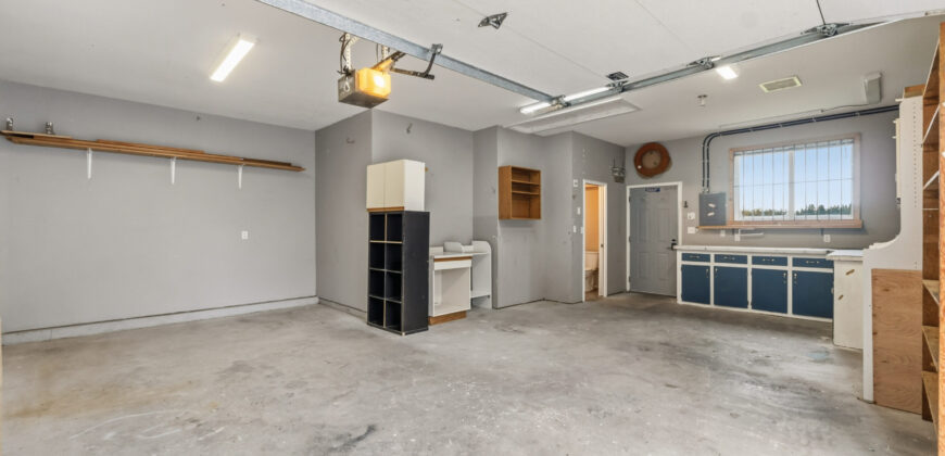 LANGLEY – 2 BEDROOM, 1.5 BATHROOM LAKESIDE COACH HOME