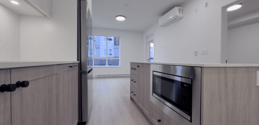 HAYER TOWN CENTRE – NEW 1 BED, 1 BATH + SOLARIUM – 2ND FLOOR