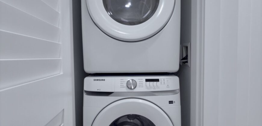 HAYER TOWN CENTRE – NEW 1 BED, 1 BATH + SOLARIUM – 2ND FLOOR