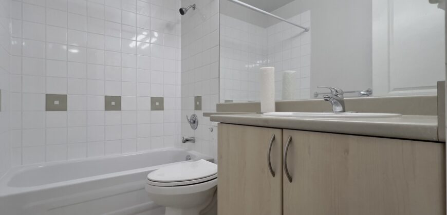 LANGLEY- FURNSIHED 2 BEDROOM, 2 BATHROOM TOWNHOUSE