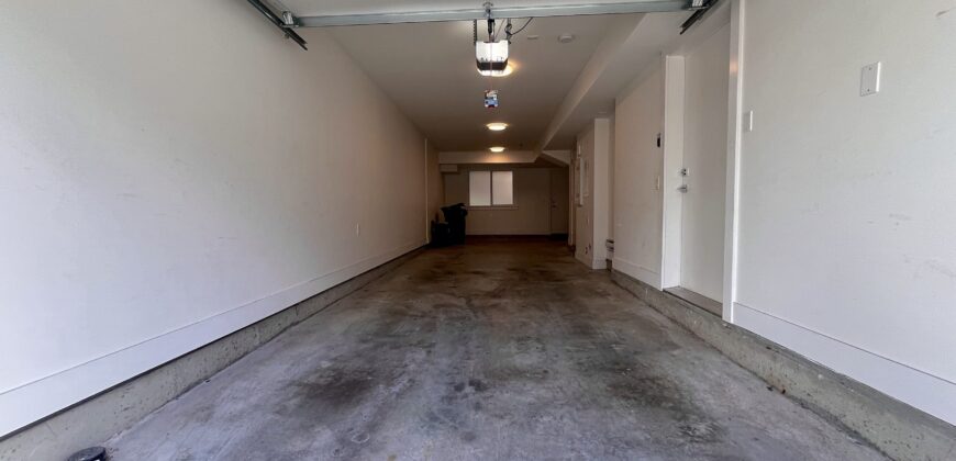 LANGLEY – 3 BEDROOM, 2.5 BATHROOM TOWNHOUSE