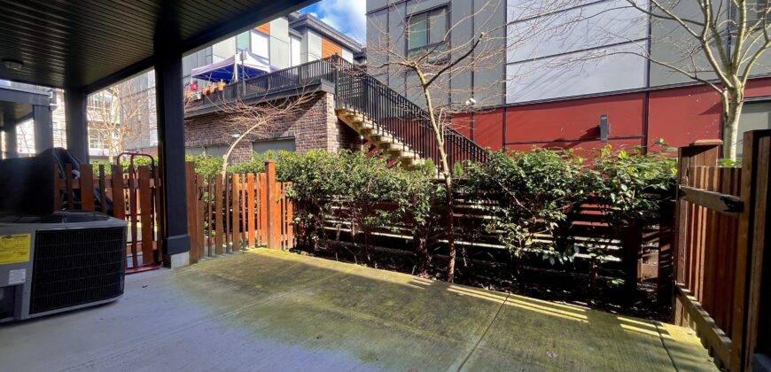 LANGLEY – 3 BEDROOM, 2.5 BATHROOM TOWNHOUSE