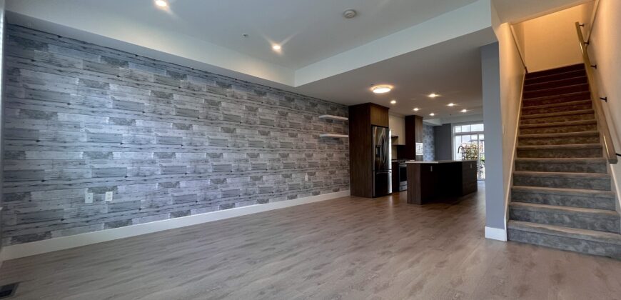 LANGLEY – 3 BEDROOM, 2.5 BATHROOM TOWNHOUSE