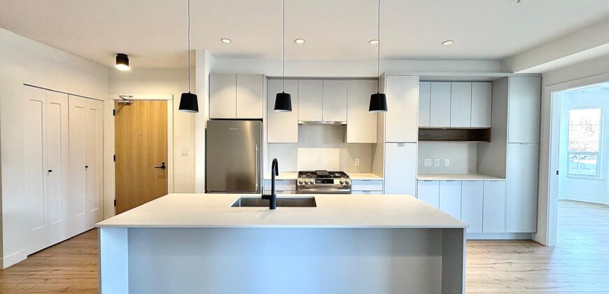 UPPER MONTROSE – CENTRAL ABBOTSFORD –3 BED 3 BATH CONDO