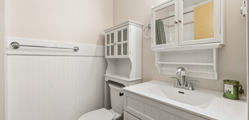 LANGLEY – 2 BEDROOM, 1.5 BATHROOM LAKESIDE COACH HOME