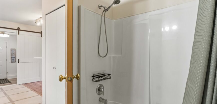 LANGLEY – 2 BEDROOM, 1.5 BATHROOM LAKESIDE COACH HOME