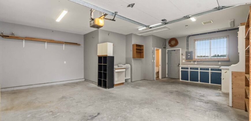 LANGLEY – 2 BEDROOM, 1.5 BATHROOM LAKESIDE COACH HOME