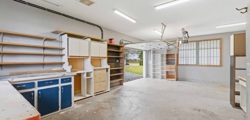 LANGLEY – 2 BEDROOM, 1.5 BATHROOM LAKESIDE COACH HOME