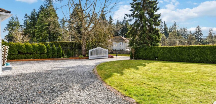 LANGLEY – 2 BEDROOM, 1.5 BATHROOM LAKESIDE COACH HOME