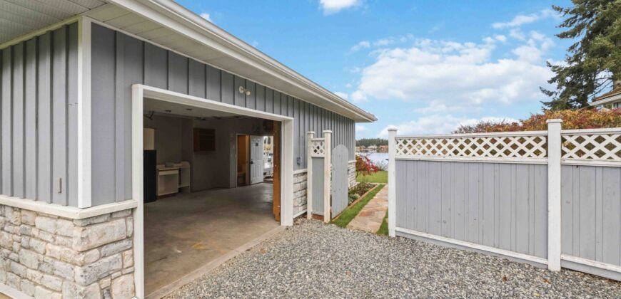 LANGLEY – 2 BEDROOM, 1.5 BATHROOM LAKESIDE COACH HOME