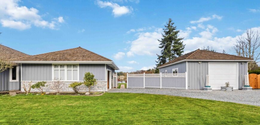 LANGLEY – 2 BEDROOM, 1.5 BATHROOM LAKESIDE COACH HOME