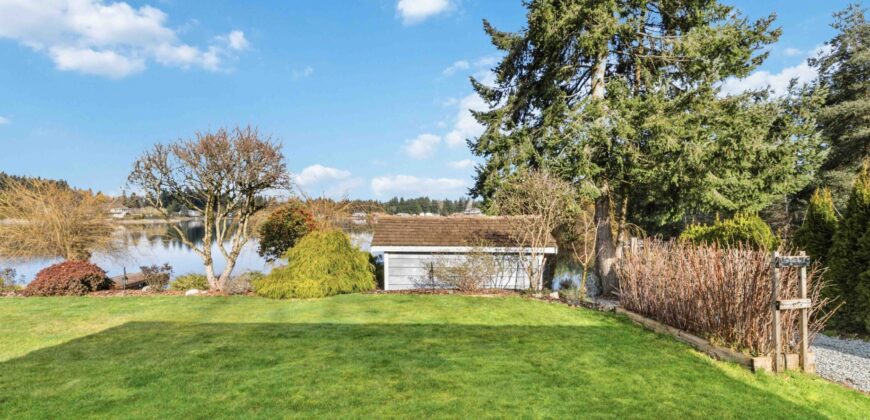 LANGLEY – 2 BEDROOM, 1.5 BATHROOM LAKESIDE COACH HOME