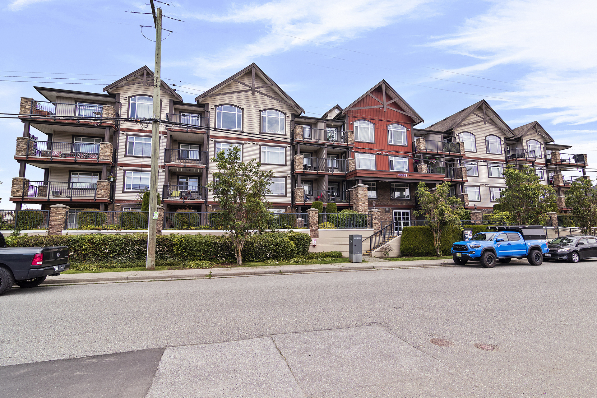 LANGLEY – 1 BEDROOM, 1 BATHROOM + DEN APARTMENT
