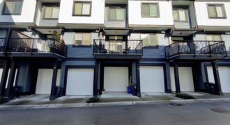 LANGLEY – 3 BEDROOM 2.5 BATHROOM + DEN TOWNHOUSE