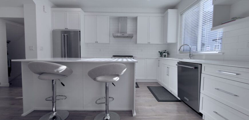 LANGLEY – 3 BEDROOM 2.5 BATHROOM + DEN TOWNHOUSE