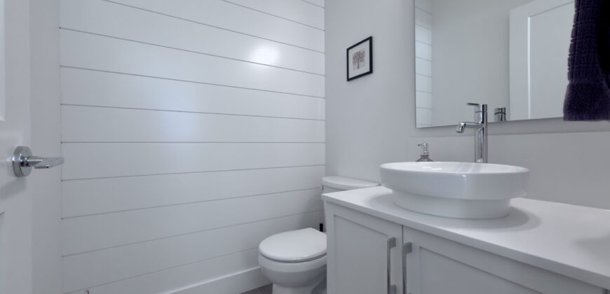 LANGLEY – 3 BEDROOM 2.5 BATHROOM + DEN TOWNHOUSE
