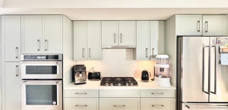 MURRAYVILLE – 2 BED DEN 2.5 BATH FRASER