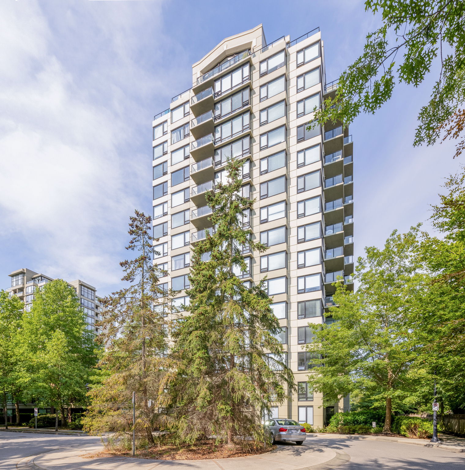 Garden City Park – 2 BED 2 BATH Condo