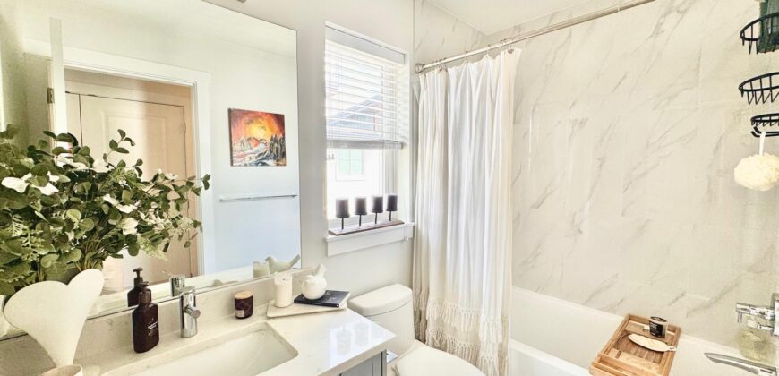 MURRAYVILLE – 2 BED DEN 2.5 BATH FRASER