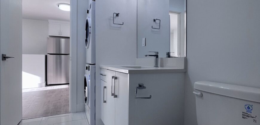 WHITE ROCK – 1 BED 1 BATH COACH HOME