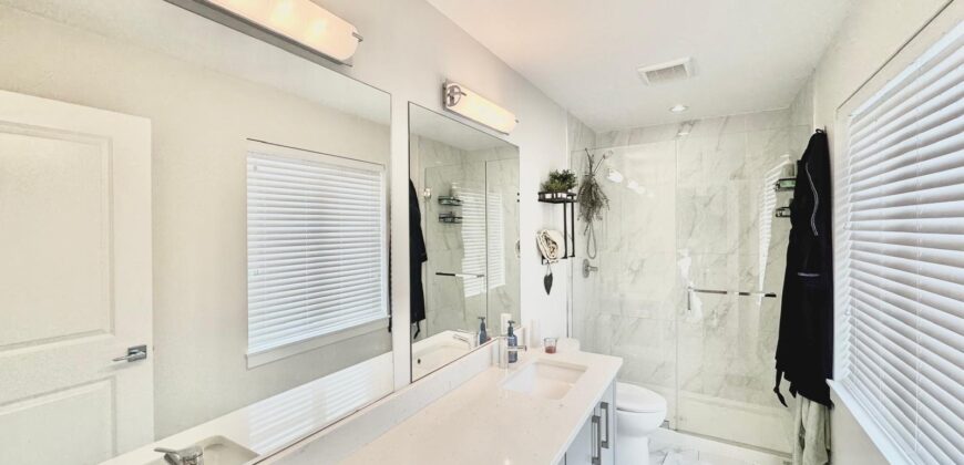 MURRAYVILLE – 2 BED DEN 2.5 BATH FRASER