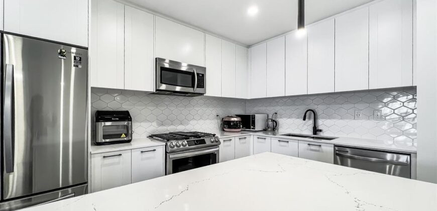 LANGLEY – 2 BEDROOM, 2 BATHROOM + DEN CONDO