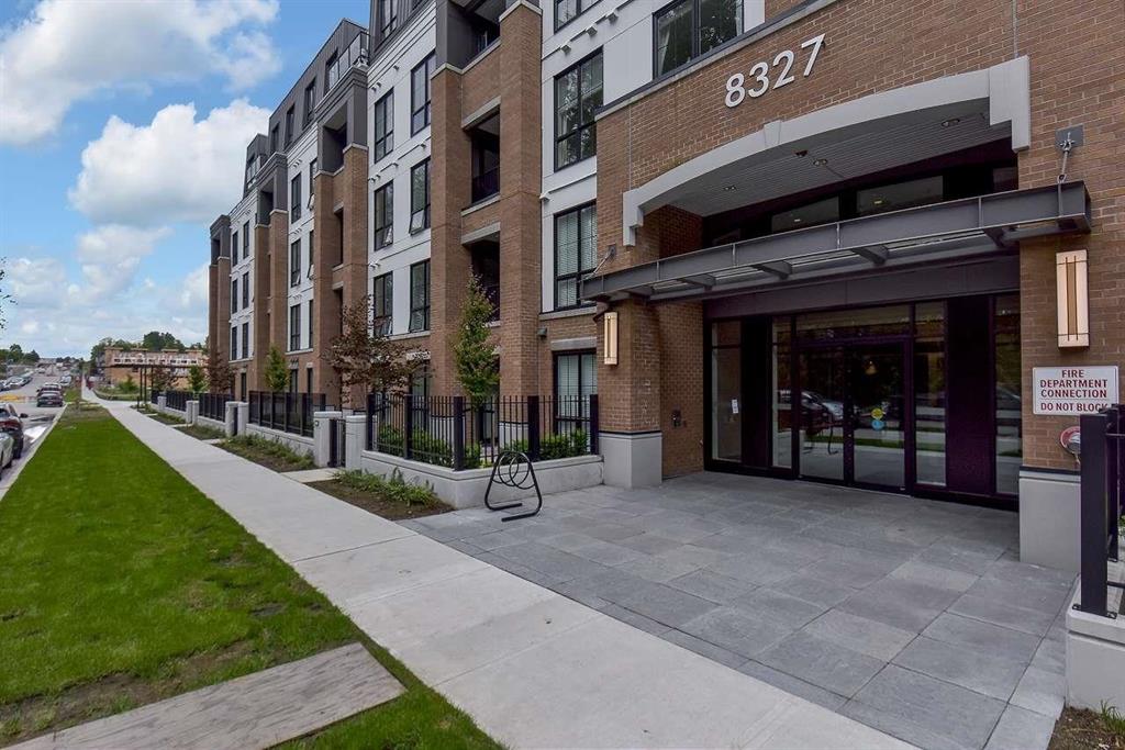 LANGLEY – 2 BEDROOM, 2 BATHROOM + DEN CONDO
