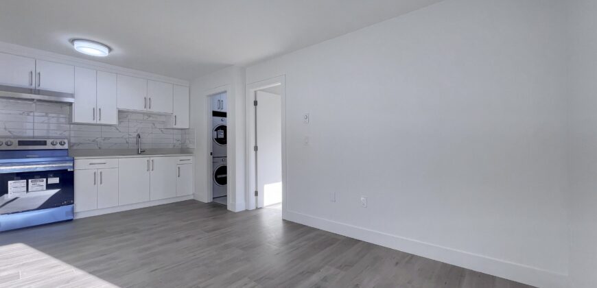 WHITE ROCK – 1 BED 1 BATH COACH HOME