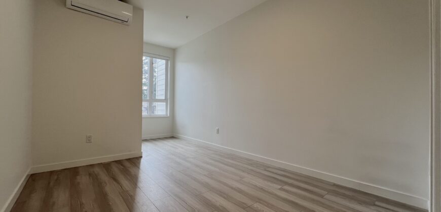 LANGLEY – 2 BEDROOM, 2 BATHROOM CORNER UNIT CONDO