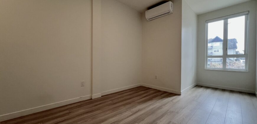 LANGLEY – 2 BEDROOM, 2 BATHROOM CORNER UNIT CONDO