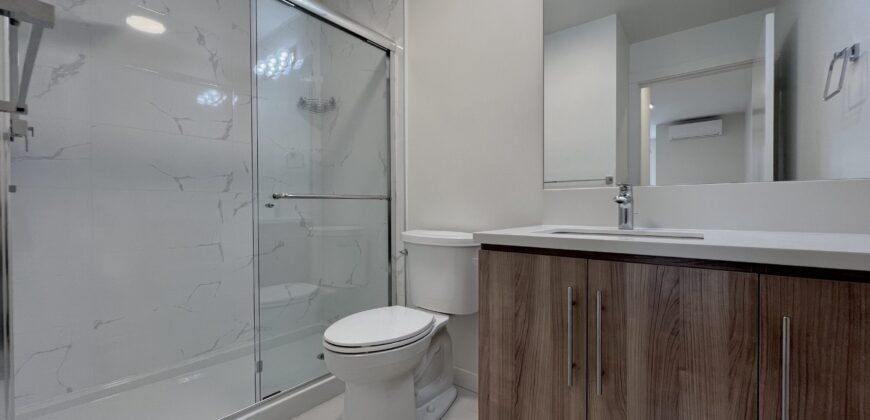 LANGLEY – 2 BEDROOM, 2 BATHROOM CORNER UNIT CONDO