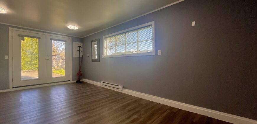 SURREY – GROUND LEVEL BASEMENT SUITE – 3 BEDROOMS, 1 BATHROOM
