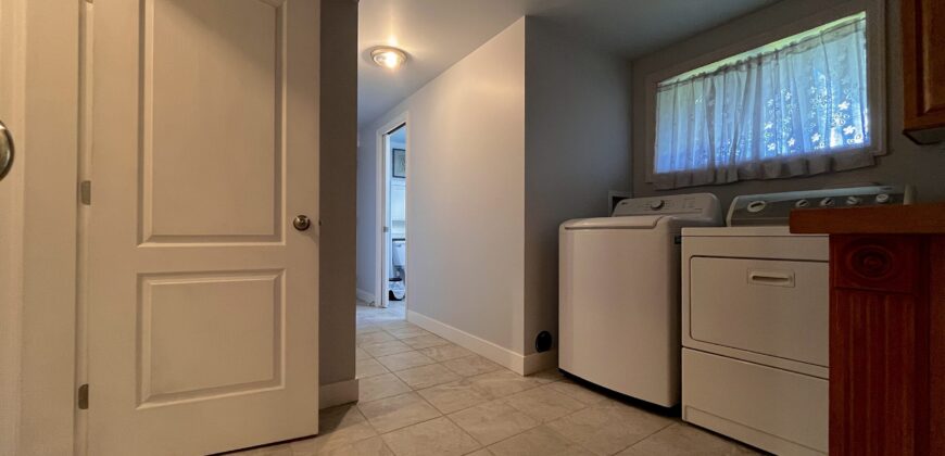 SURREY – GROUND LEVEL BASEMENT SUITE – 3 BEDROOMS, 1 BATHROOM