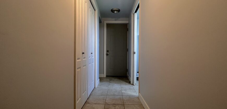 SURREY – GROUND LEVEL BASEMENT SUITE – 3 BEDROOMS, 1 BATHROOM