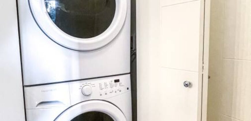 UNFURNISHED 1 BEDROOM, 1 BATHROOM + DEN CONDO AVAILABLE