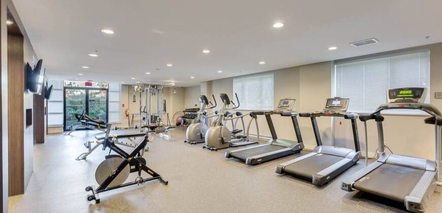 UNFURNISHED 1 BEDROOM, 1 BATHROOM + DEN CONDO AVAILABLE