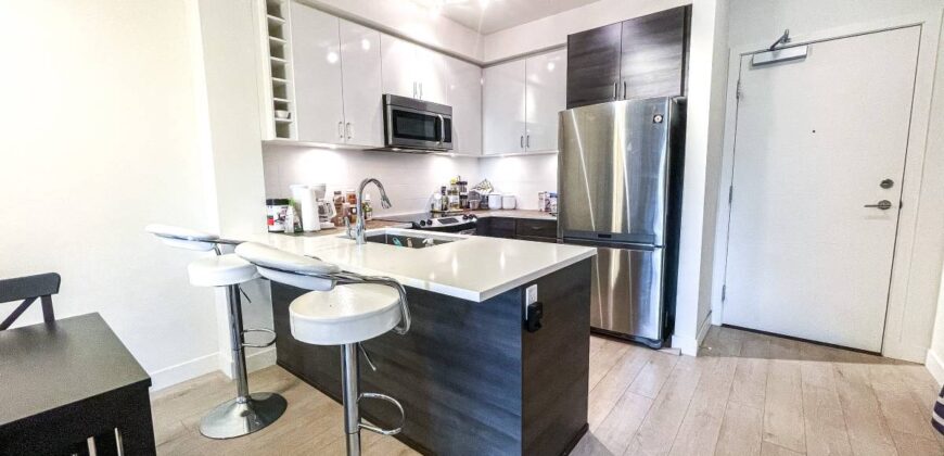 UNFURNISHED 1 BEDROOM, 1 BATHROOM + DEN CONDO AVAILABLE