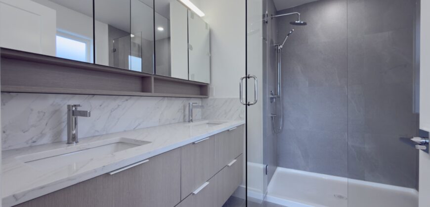 Langley- 4 BEDROOM, 4 BATHROOM TOWNHOUSE