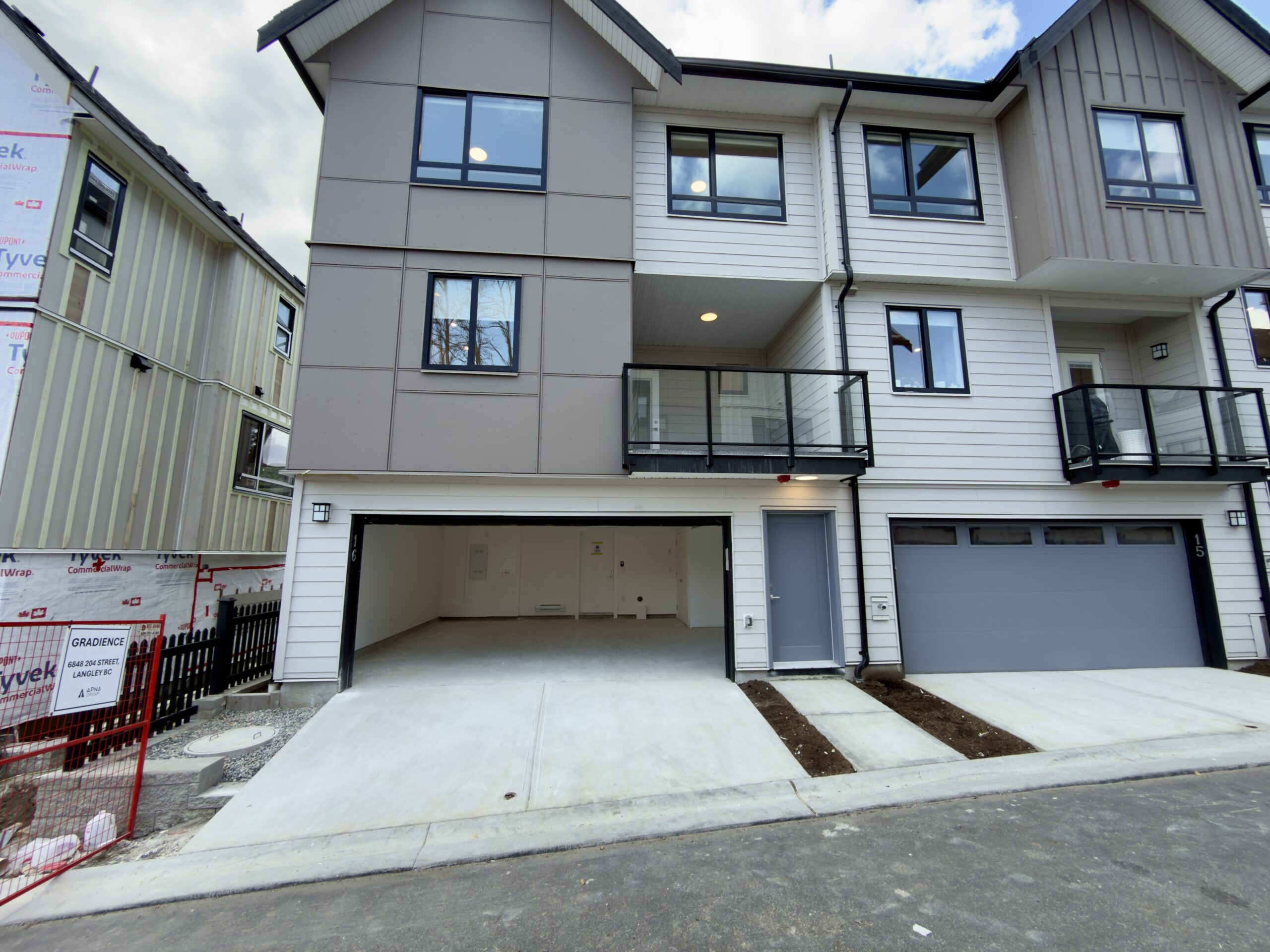 Langley- 4 BEDROOM, 4 BATHROOM TOWNHOUSE