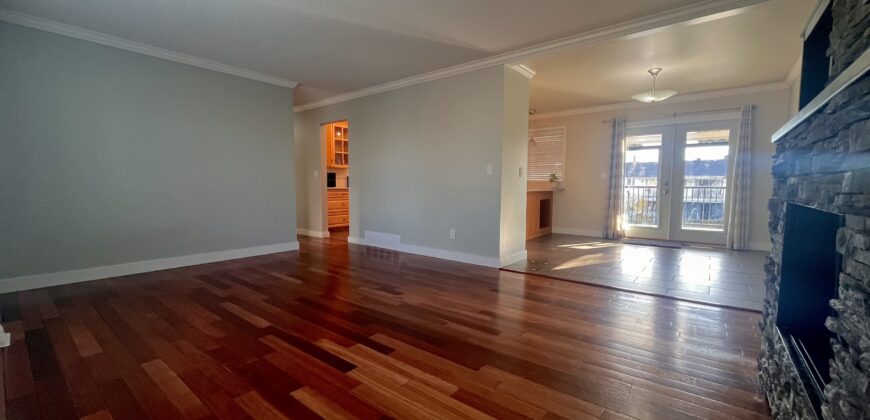 SURREY – UPPER LEVEL HOME – 3 BEDROOMS, 1.5 BATHROOMS
