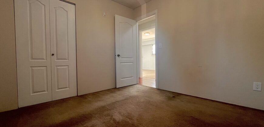SURREY – UPPER LEVEL HOME – 3 BEDROOMS, 1.5 BATHROOMS